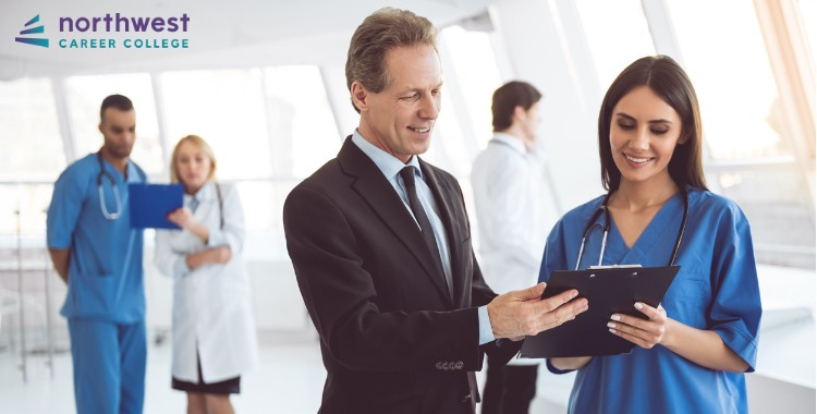 How an Associates Degree in Healthcare Administration Can Kickstart Your Career
